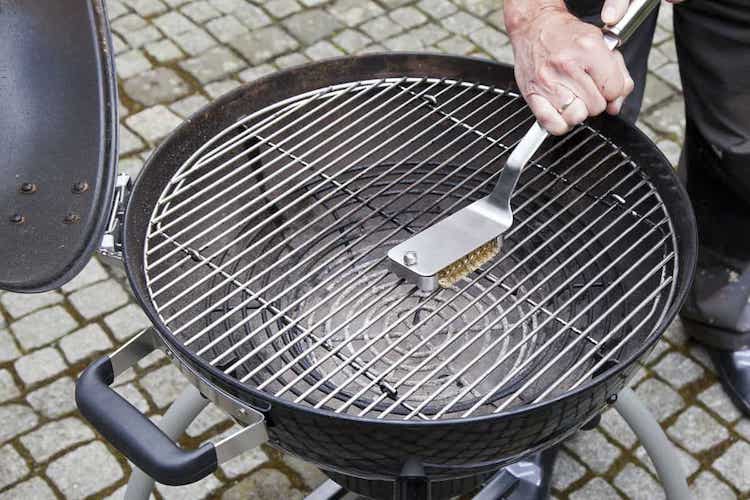 Cleaning a Charcoal Grill Step by Step